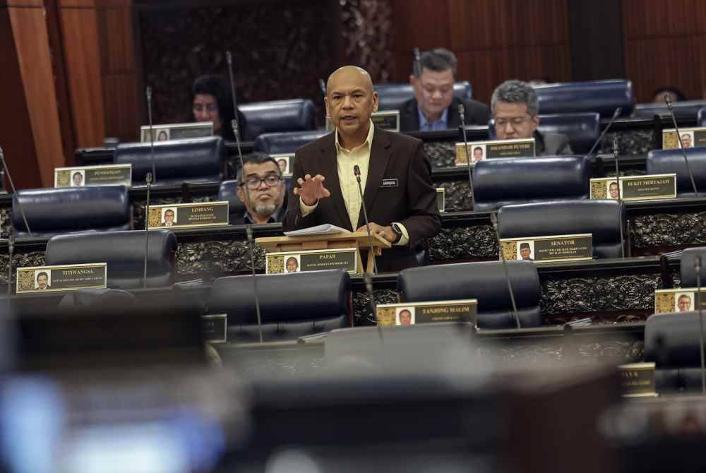 Menteri Perdagangan Dalam Negeri dan Kos Sara Hidup, Datuk Armizan Mohd Ali pada Persidangan Dewan Rakyat sempena Mesyuarat Ketiga Penggal Ketiga Parlimen ke-15 di Bangunan Parlimen pada Rabu. Foto Bernama