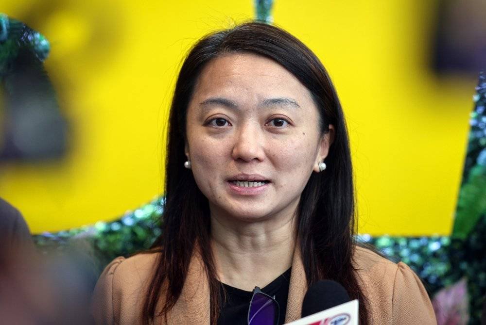 Hannah Yeoh bercakap dalam sidang media selepas merasmikan Program ISNext 2024 yang dianjurkan oleh Institut Sukan Negara (ISN) di Dewan Perdana, ISN, hari ini. Foto Bernama