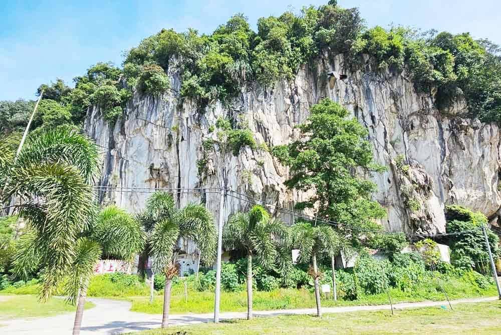 Sebahagian kawasan Gunung Cheroh yang menjadi igauan ngeri penduduk suatu ketika dahulu berikutan tragedi runtuhan batu 50 tahun lalu.