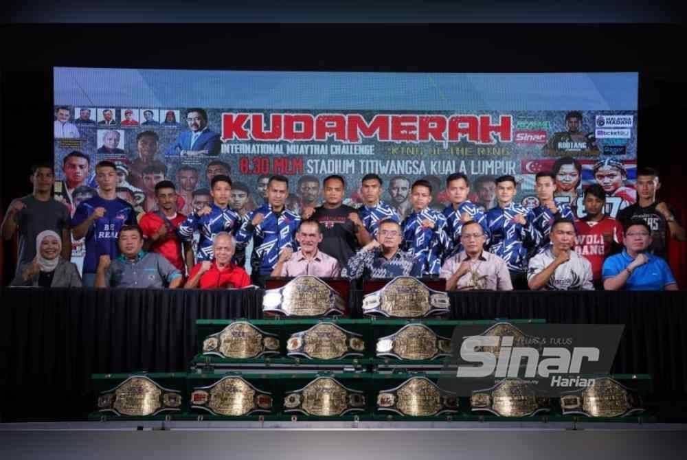 Sebanyak 13 tali pinggang berprestij yang menjadi rebutan 26 petinju pada Kejohanan Grand Final Kuda Merah International Muaythai Challenge 2024. Foto Sinar Harian-MOHD HALIM ABDUL WAHID