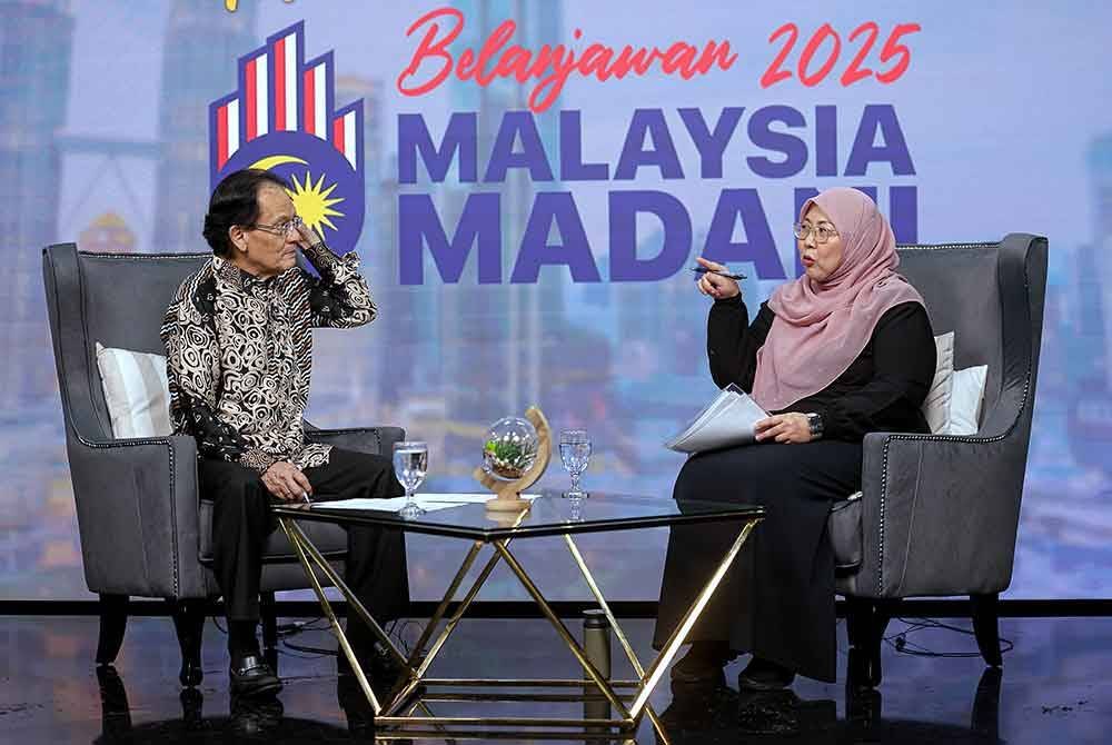 Fuziah bersama hos Sherkawi Jirim pada Program Ruang Bicara bertajuk &#039;Merealisasi Belanjawan 2025 Malaysia MADANI&#039; terbitan Bernama TV di Wisma Bernama hari ini. Foto Bernama