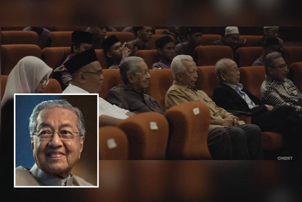 Dr Mahathir masih lagi aktif memenuhi undangan temu bual, menghadiri majis dan mesyuarat walaupun usia sudah 99 tahun. Foto YouTube Dr Mahathir