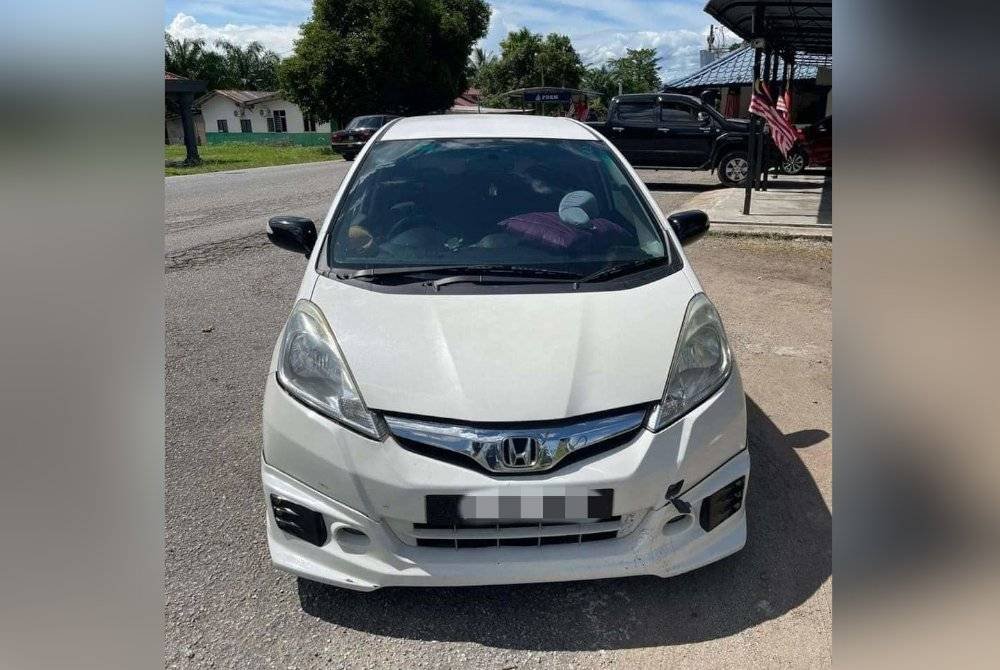 Batalion 7 Pasukan Gerakan Am (PGA) Kuantan menahan empat sekawan selepas kereta jenis Honda Jazz yang dinaiki mereka berada dalam keadaan mencurigakan semasa melalui sekatan jalan raya (SJR) Lalang Pepuyu di Rantau Panjang pada Jumaat.