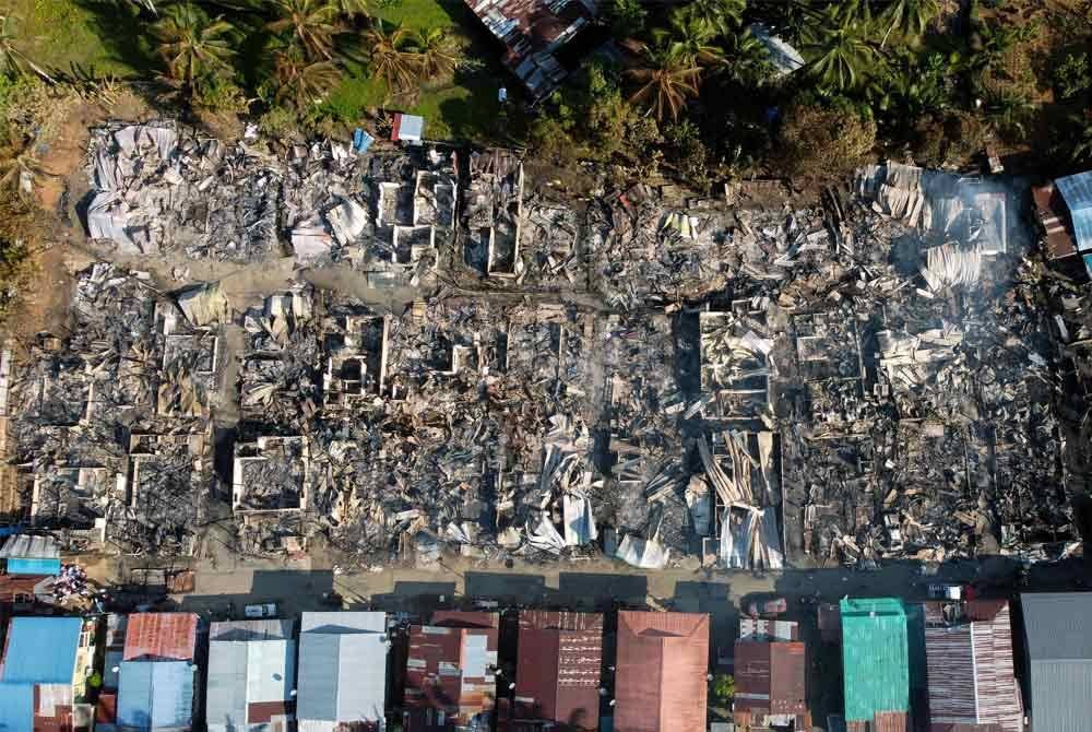 Kesan kebakaran yang memusnahkan 38 buah rumah di kawasan seluas 0.63 hektar di Kampung Jati pada Ahad. Foto Bernama