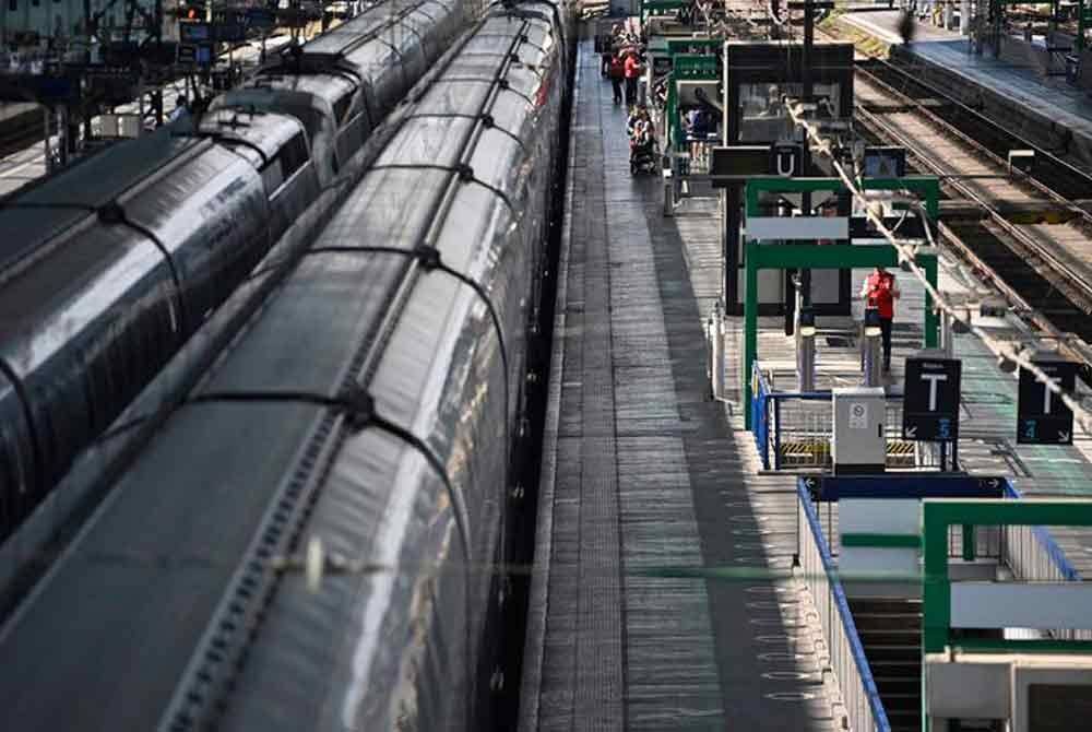 Pengguna kereta api dari barat Jerman ke Belanda akan berdepan gangguan yang berpanjangan selama 80 minggu. Foto AFP