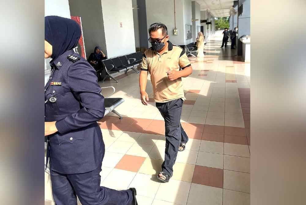 Muhammad Syafiq Stewart mengaku tidak bersalah menyamar sebagai peguam