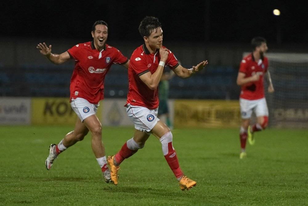 Stuart Wilkin (dua, kiri) dijangka antara sandaran Kim Swee berdepan Kedah di Likas petang esok.