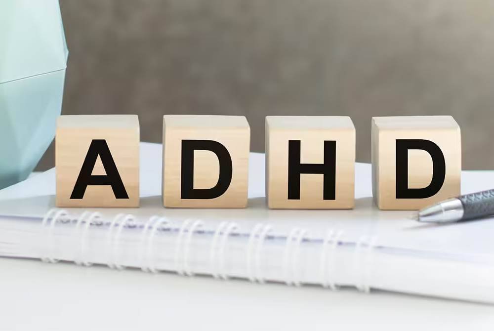 Langkah untuk memanfaatkan kekuatan berkaitan ADHD adalah degan cara fokus kepada aspek positif simptom.