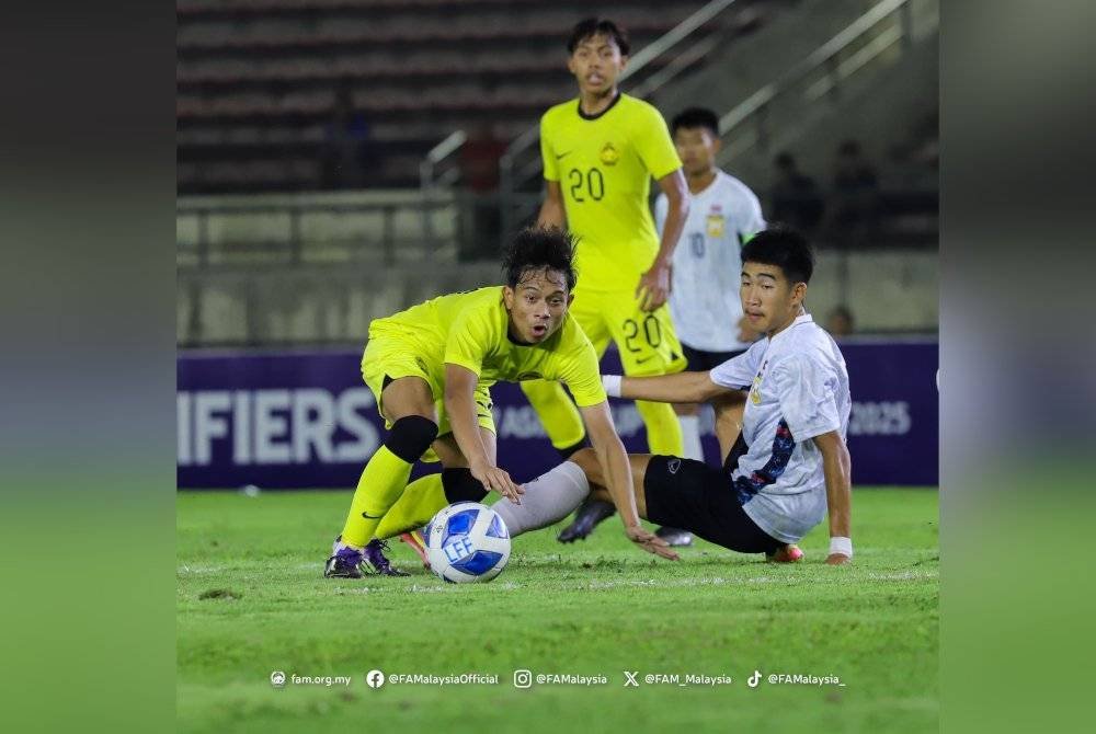 Aksi pemain Harimau Muda B-17 negara ketika berdepan Laos dalam perlawanan Kumpulan H Kelayakan Piala Asia B-17 2025 di Vientiane, Ahad lalu. Foto Football Association of Malaysia