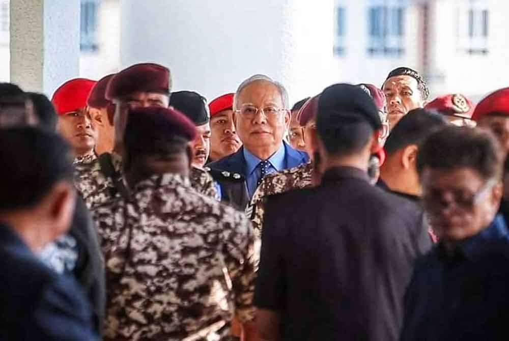 Wan Rosdy bersimpati dengan bekas Perdana Menteri, Datuk Seri Najib Tun Razak susulan keputusan Mahkamah Tinggi Kuala Lumpur pada Rabu mengarahkan Najib untuk membela diri dalam kes 1MDB. Foto Facebook Wan Rosdy