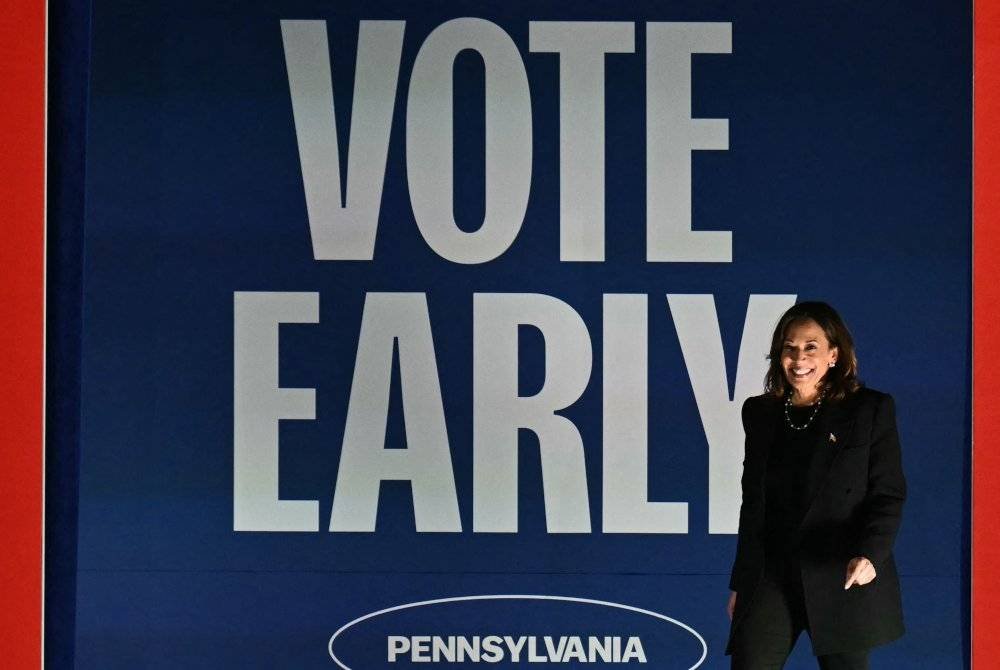 Dengan hanya kurang seminggu sebelum pilihan raya pada 5 November, tinjauan menunjukkan Naib Presiden, Kamala Harris (gambar) dan pencabarnya dari Parti Republikan, Donald Trump bersaing sengit, terutamanya di tujuh negeri utama. Foto AFP