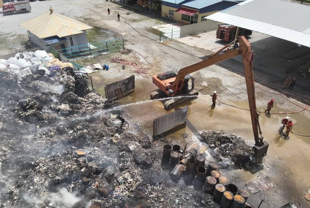 Bomba mengambil masa enam hari untuk menyelesaikan operasi tersebut.