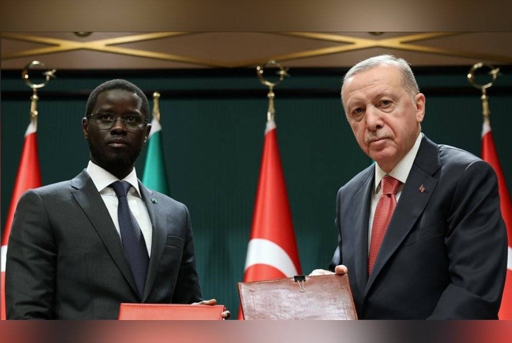 Presiden Senegal, Bassirou Diomaye Faye (kiri) dan Presiden Turkiye, Recep Tayyip Erdogan. Foto Agensi