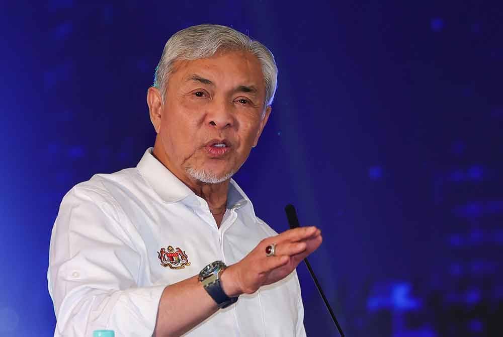 Timbalan Perdana Menteri, Datuk Seri Dr Ahmad Zahid Hamidi berucap pada Majlis Pembangunan Bakat Johor dan Karnival Kerjaya di Pusat Konvensyen Antarabangsa Persada Johor Bahru. Foto Bernama