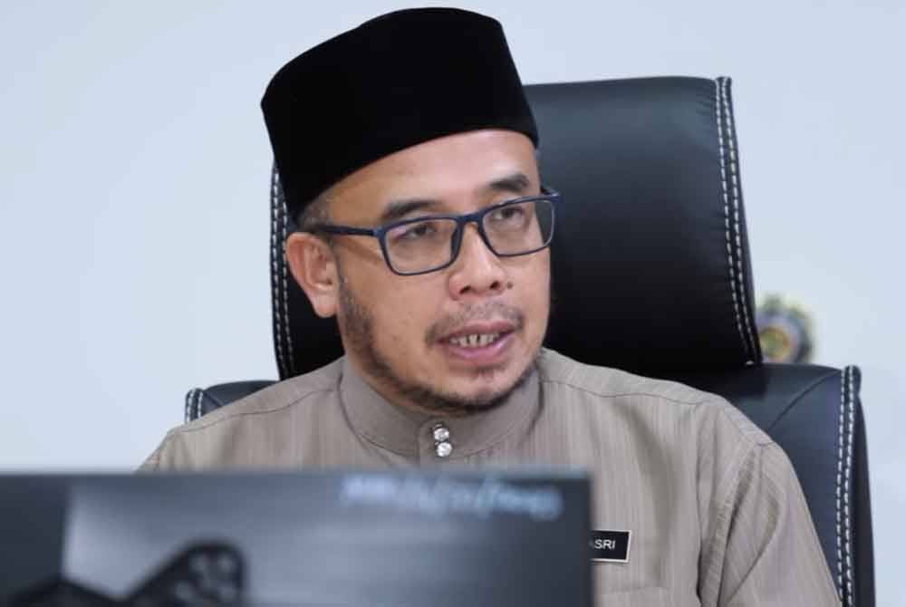 Seorang peniaga nasi kandar memfailkan saman terhadap Mohd Asri di Mahkamah Tinggi di Kangar dan menuntut RM1 juta.