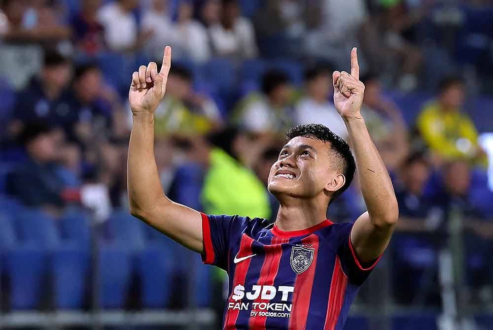 Pemain JDT, Arif Aiman meraikan gol pertama ketika menentang Ulsan HD FC pada perlawanan Liga Juara-Juara Asia (ACL) Elite di Stadium Sultan Ibrahim, pada Selasa. Foto Bernama