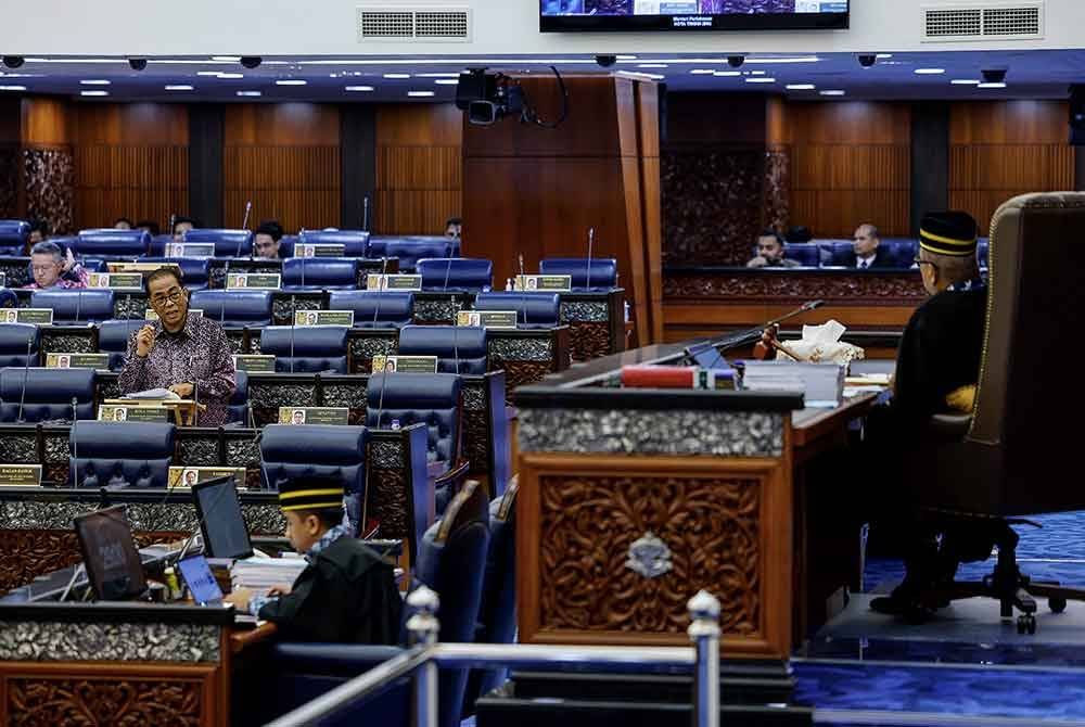 Mohamed Khaled pada Persidangan Dewan Rakyat sempena Mesyuarat Ketiga Penggal Ketiga Parlimen ke-15 di Bangunan Parlimen hari ini. Foto Bernama