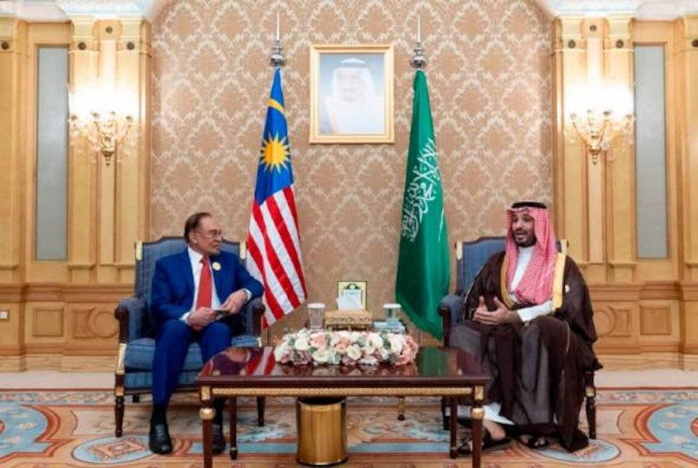 Anwar mengadakan pertemuan dengan Putera Mohammed di Riyadh pada Isnin. Foto Pejabat Perdana Menteri