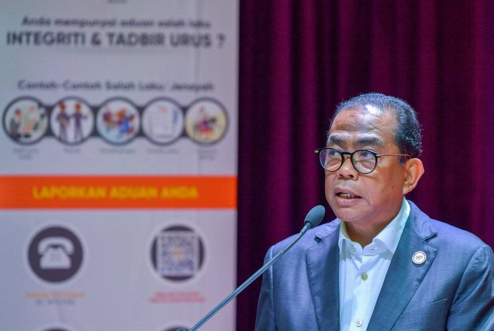 Mohamed Khaled berucap pada Majlis Sambutan Hari Integriti Kementerian Pertahanan 2024 di Wisma Pertahanan hari ini. Foto Bernama