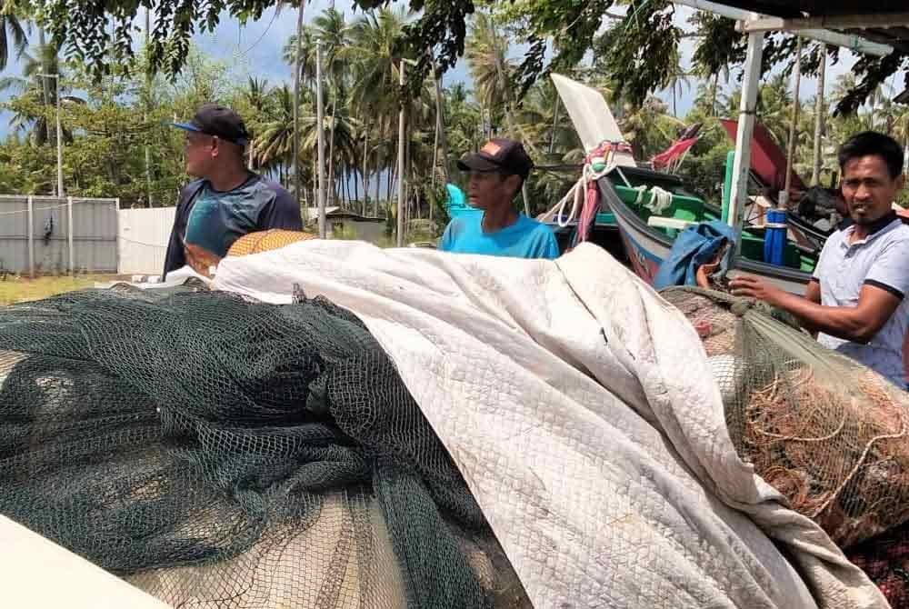 Musim Monsun Timur Laut (MTL) membataskan nelayan untuk turun lebih jauh ke laut berikutan bimbang keadaan angin dan ombak ketika menangkap ikan.