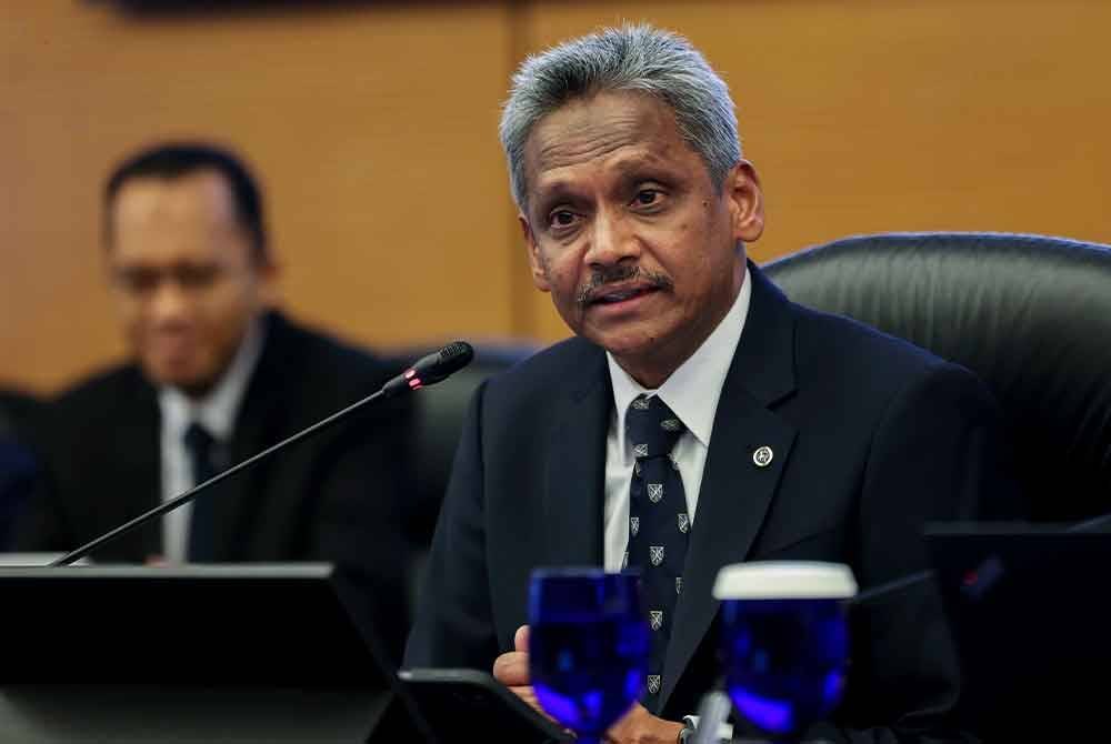 Gabenor Bank Negara Malaysia (BNM), Datuk Seri Shaik Abdul Rasheed Abdul Ghaffour ketika sidang media Prestasi Ekonomi Suku Ketiga 2024 di Sasana Kijang pada Jumaat. - Foto Bernama