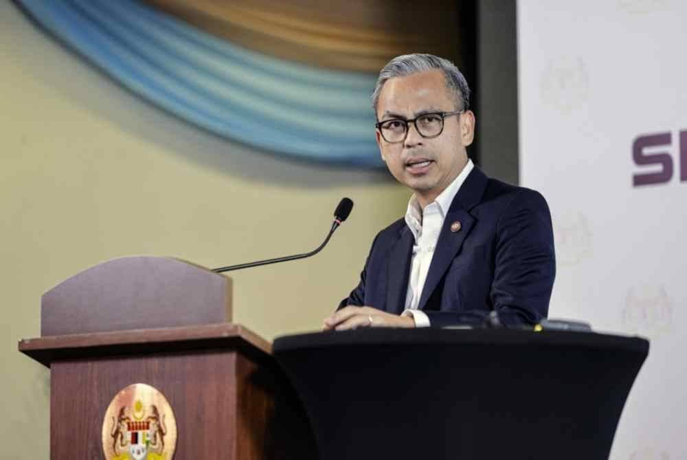 Fahmi merangkap jurucakap Kerajaan Perpaduan bercakap pada sidang media mingguan Kabinet, di Kementerian Komunikasi pada Jumaat. Foto Bernama