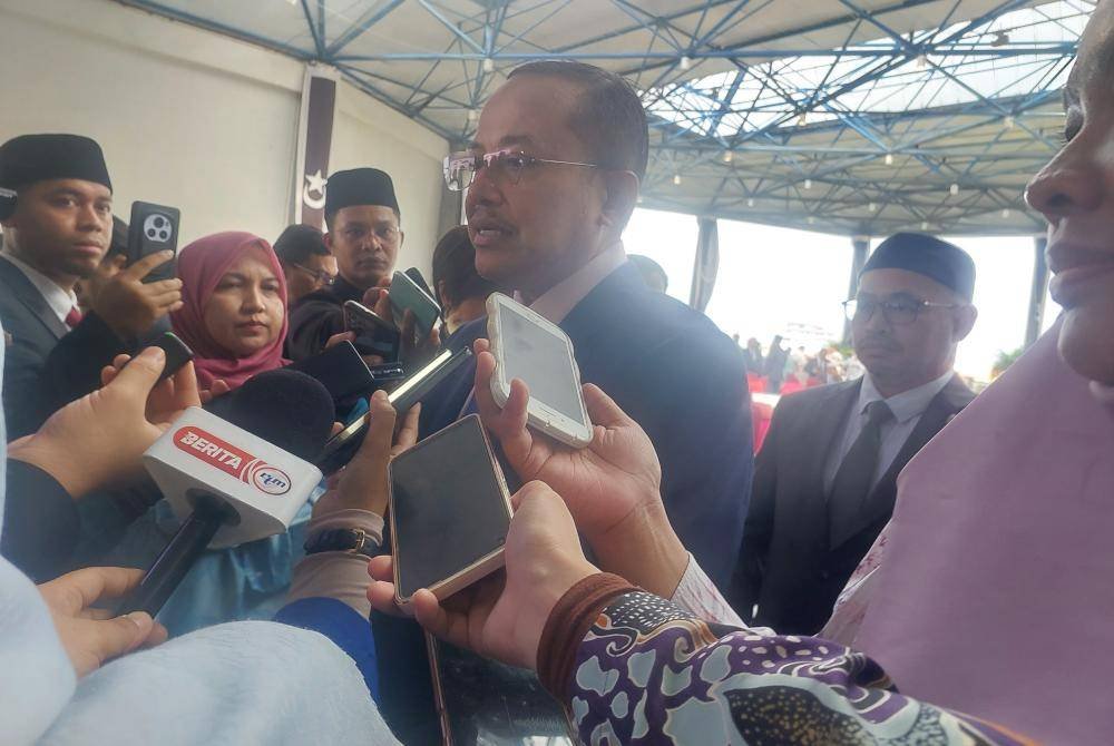 Ahmad Samsuri ketika ditemui pemberita selepas membentangkan Belanjawan 2025 di Persidangan Dewan Undangan Negeri (DUN) Terengganu.