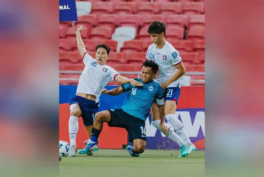 Aksi Singapura menentang Taiwan di Stadium Nasional. Foto Football Association of Singapore