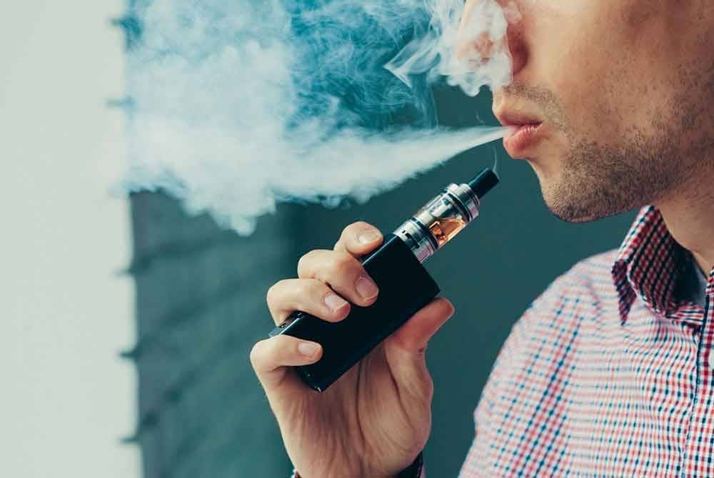 Kerajaan akan terus mengamalkan pendekatan kawal selia terhadap vape melalui Akta Kawalan Produk Merokok Demi Kesihatan Awam 2024 (Akta 852) yang dikuatkuasakan bermula 1 Oktober lepas. Gambar hiasan