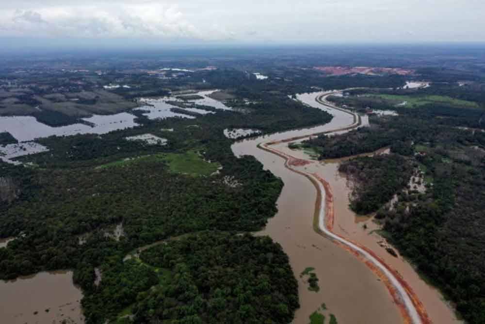 JPS meramalkan kira-kira 20 kampung yang berada di kawasan rendah dalam lingkungan lima kilometer dari Sungai Golok di Pasir Mas dijangka mengalami banjir bermula Jumaat ini. Gambar hiasan