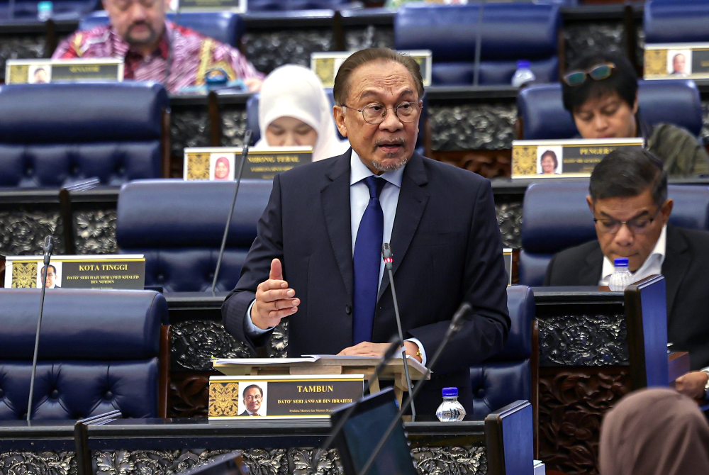 Anwar pada Persidangan Dewan Rakyat, Khamis. Foto Bernama