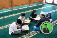 CITRA seorang pendakwah ulul albab yang berlandaskan ajaran al-Quran memberikan pengaruh besar dalam pembinaan generasi masa hadapan yang bukan sahaja cemerlang dalam akademik, tetapi juga bermoral tinggi dan bertanggungjawab. -Foto: CANVA / Gambar kecil: USTAZ MOHD RIDWAN RAZALI