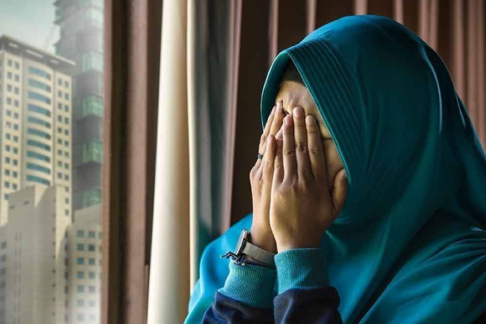 Seorang pesara berputih mata apabila wang simpanan berjumlah RM260,950 lesap selepas diperdaya sindiket penipuan telefon.