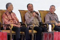 Perdana Menteri, Datuk Seri Anwar Ibrahim (tengah) berucap pada Sesi Townhall sempena Program Dua Tahun Madani (2TM) dan Konvensyen Nasional Reformasi Perkhidmatan Awam 2024 di Pusat Konvensyen Kuala Lumpur (KLCC). Foto Bernama