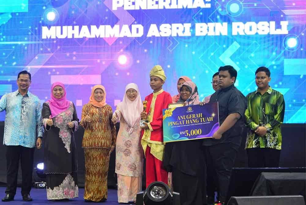 Muhammad Asri dinobatkan sebagai penerima Anugerah Pingat Hang Tuah sempena Sambutan Hari Kanak-Kanak 2024.