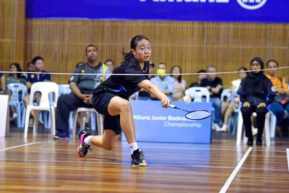 Zi Yu ketika beraksi pada pusingan akhir Kejohanan Badminton Junior Allianz (AJBC) 2024 di Stadium Bukit Juara Kuala Lumpur hari ini. - Foto: Bernama