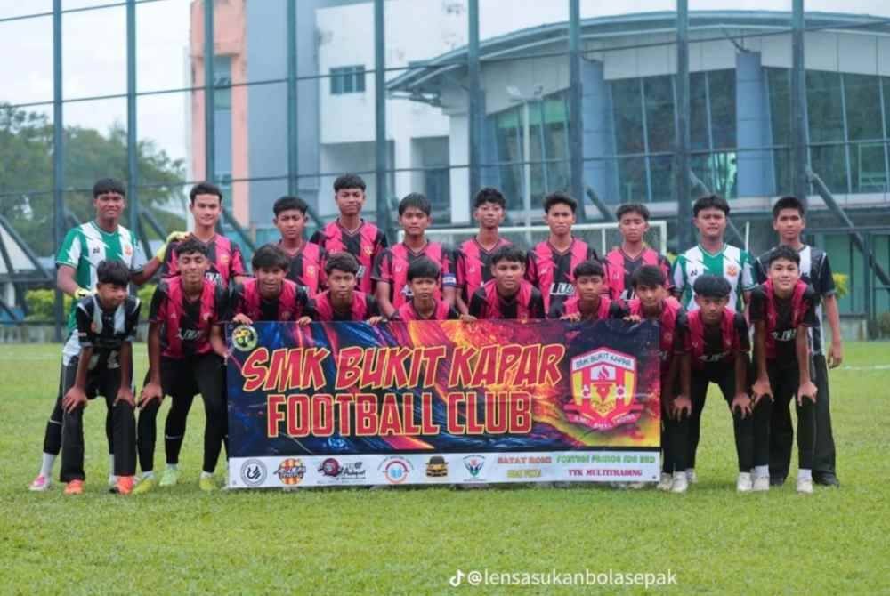 SMK Bukit Kapar akan berdepan SMK Bandar Tasik Puteri di pentas Pusingan Kedua Piala Datuk Mokhtar Dahari B-15 di JSA Arena, Setia Alam pada Selasa ini.