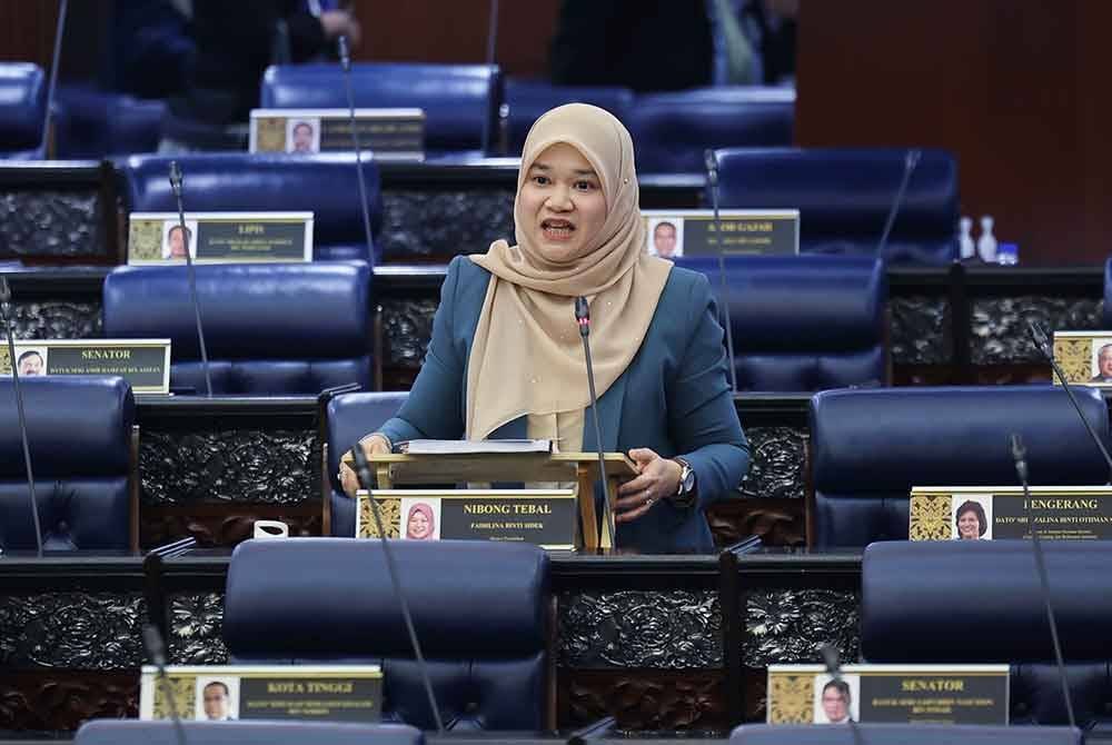 Fadhlina pada Persidangan Dewan Rakyat sempena Mesyuarat Ketiga Penggal Ketiga Parlimen ke-15 di Bangunan Parlimen pada Isnin. Foto Bernama