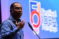 Menteri Pendidikan Tinggi, Datuk Seri Dr Zambry Abdul Kadir menyampaikan ucapan aluan pada Sidang Idea Malaysia (MyIDEAS) sempena Festival Idea Putrajaya di Pusat Konvensyen Antarabangsa Putrajaya (PICC) pada Rabu. Foto Bernama