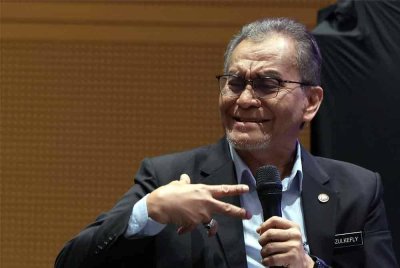 Menteri Kesihatan, Datuk Seri Dr Dzulkefly Ahmad selaku Moderator pada Sidang Selari 4 bertajuk &#039;Mengutamakan Kesejahteraan dan Kesihatan Mental" sempena Festival Idea Putrajaya di Pusat Konvensyen Antarabangsa Putrajaya (PICC) pada Rabu. Foto Bernama