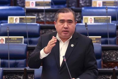 Anthony Loke ketika sesi penggulungan Peringkat Jawatankuasa Bagi Rang Undang-Undang Pembekalan 2025 pada Persidangan Dewan Rakyat sempena Mesyuarat Ketiga Penggal Ketiga Parlimen ke-15 di Bangunan Parlimen hari ini. Foto Bernama