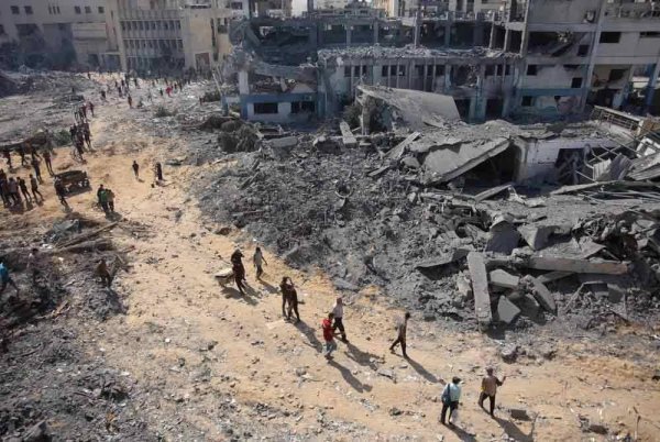 Israel telah melancarkan serangan kejam di Semenanjung Gaza yang telah meragut lebih 44,250 nyawa.