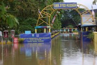 Sebanyak lapan sekolah di Perlis akan ditutup esok berikutan terkesan banjir dengan kesemua pelajar sekolah itu belajar secara Pengajaran dan Pembelajaran di Rumah (PdPR) sehingga keadaan kembali pulih seperti sedia kala. Foto Bernama