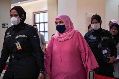 Siti Bainun tidak hadir ke Mahkamah Tinggi Kuala Lumpur pada Khamis, bagi prosiding kes penangguhan pelaksanaan hukuman penjara kerana mengabai dan menganiaya Bella.