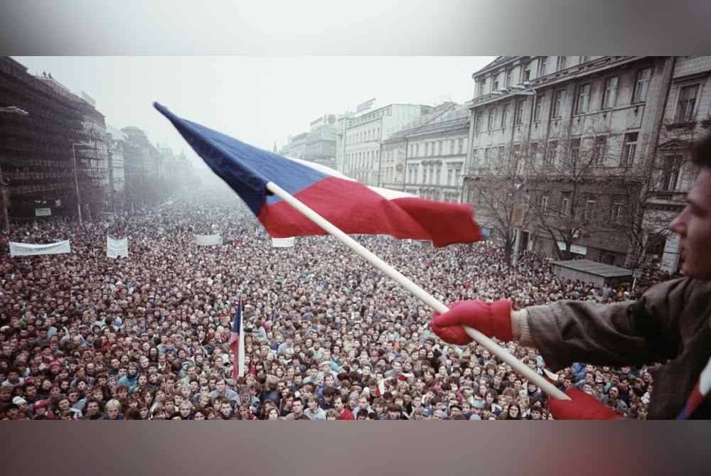 Republik Czech yang terletak di jantung Eropah Tengah telah mencatat sejarah panjang dan penuh ranjau sejak ratusan tahun lalu.