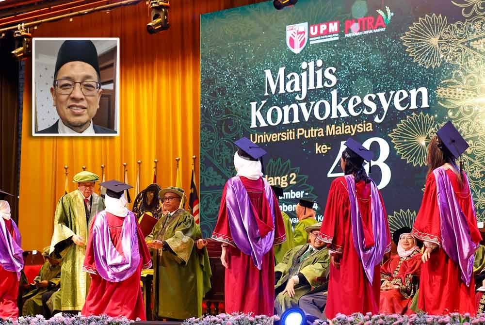 Sultan Selangor, Sultan Sarafuddin Idris Shah berkenan mengurniakan ijazah kepada penuntut UPM yang menamatkan pengajian. Gambar kecil: Ahmad Farhan