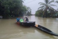 Perahu dan bot menjadi pengangkutan utama di Rantau Panjang ketika ini. - Foto: Pembaca