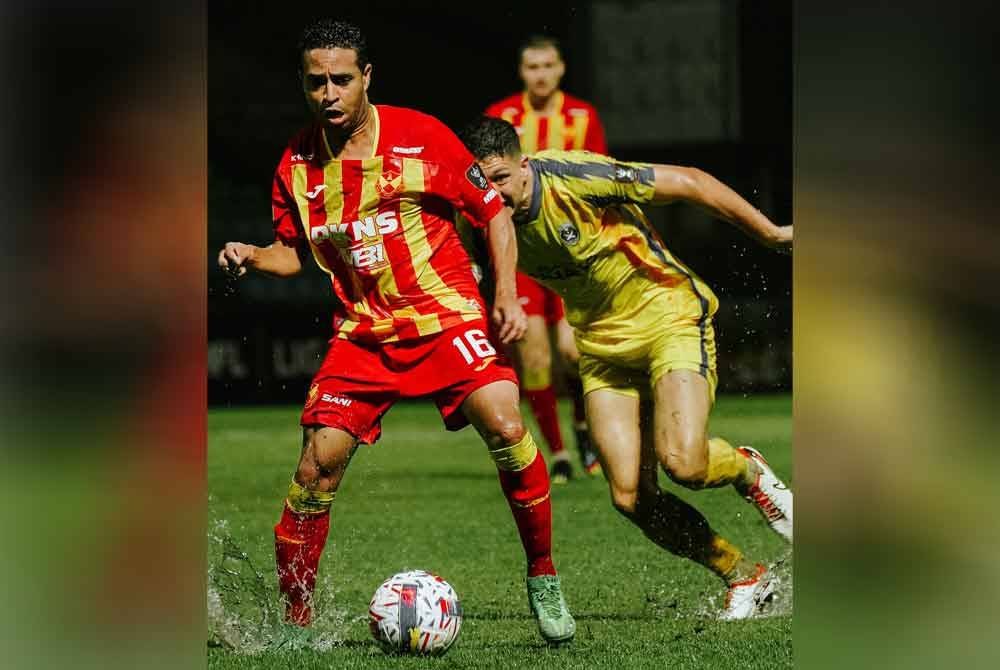 Aksi tonggak Selangor FC, Yohandry Orozco ketika mengemudi Selangor berdepan Pahang dalam aksi pertama Pusingan 16 Piala Malaysia di Temerloh pada Foto: Selangor FC