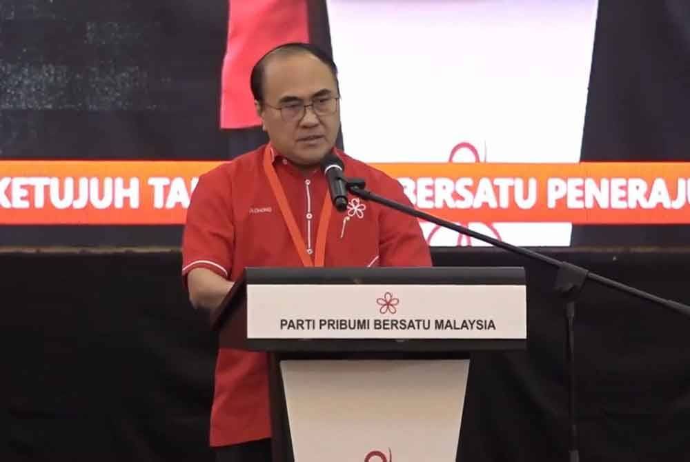 Chong Fat Full ketika berucap semasa ucapan penangguhan PAT Bersatu yang berlangsung di IDCC di sini, pada Ahad.