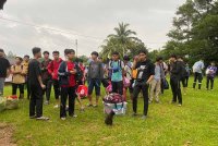 Calon-calon SPM yang terkesan dengan banjir dikumpulkan di SK Gual Tinggi sebelum dibawa ke beberapa buah sekolah di Pasir Mas.